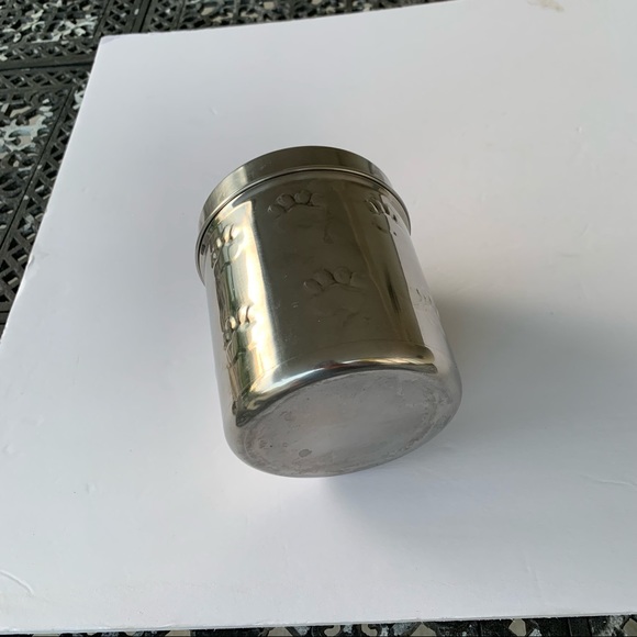 Dog treat canister with paw prints to keep small dog treats - Picture 4 of 4